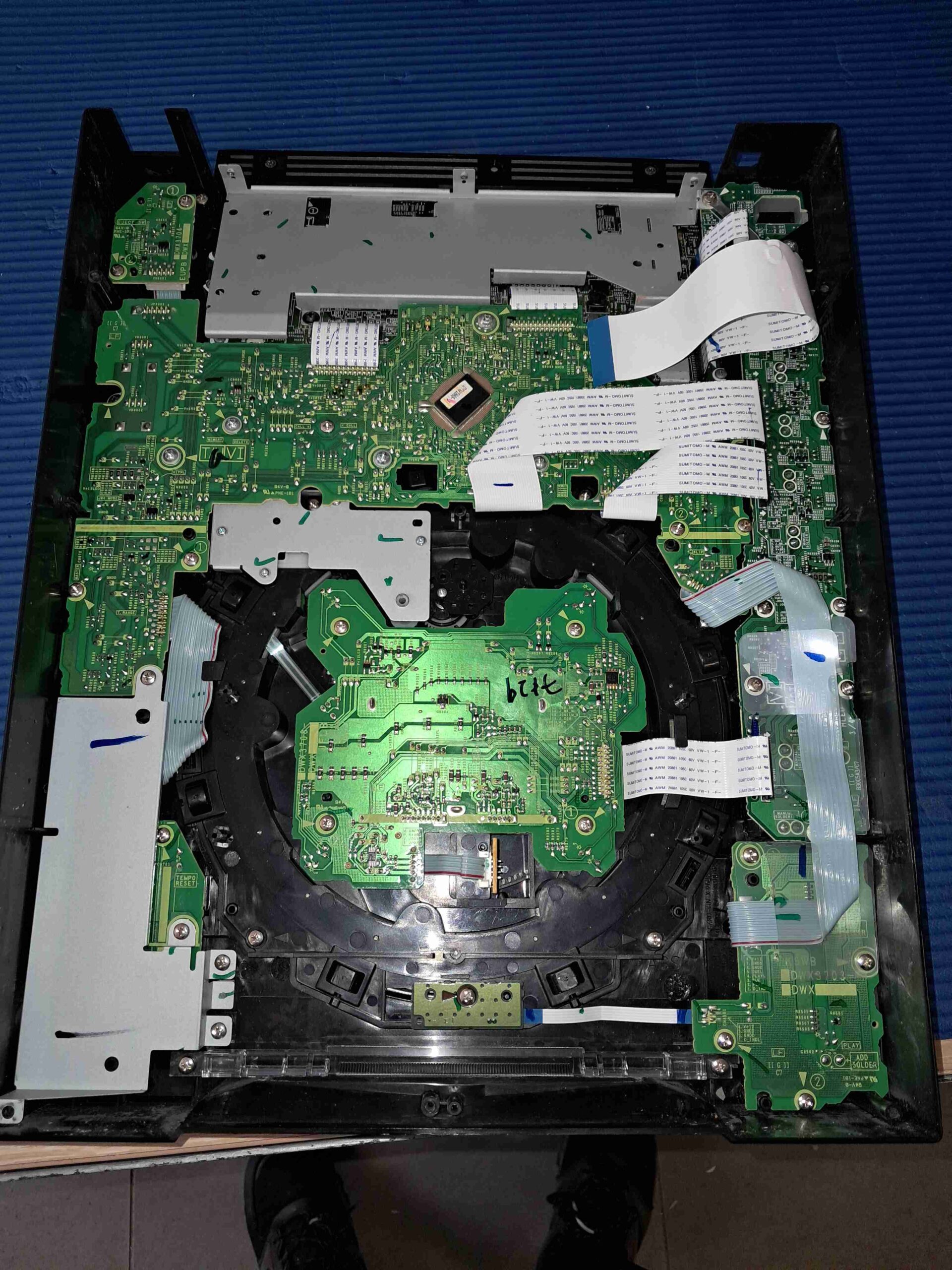 pioner pljer otvoren