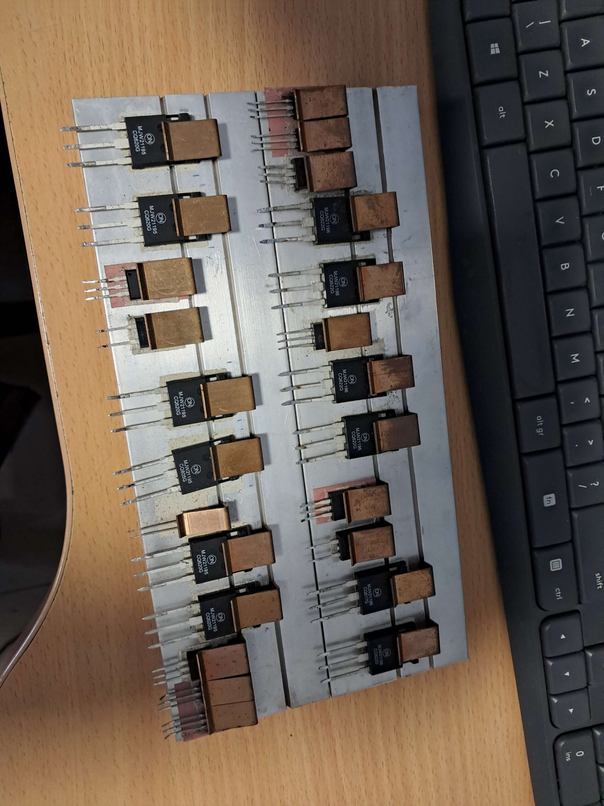 skinuti tranzistori sa pojačala